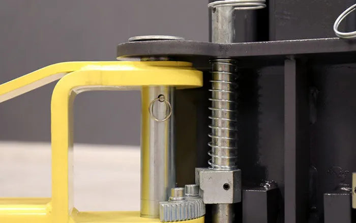 MaxJax M7K Portable Two Post Lift Deluxe Package