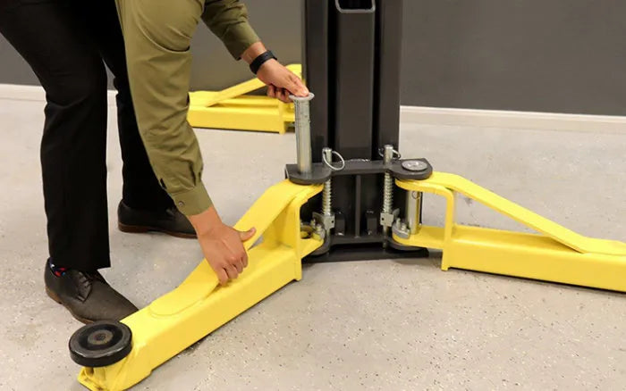 MaxJax M7K Portable Two Post Lift Ultimate Package